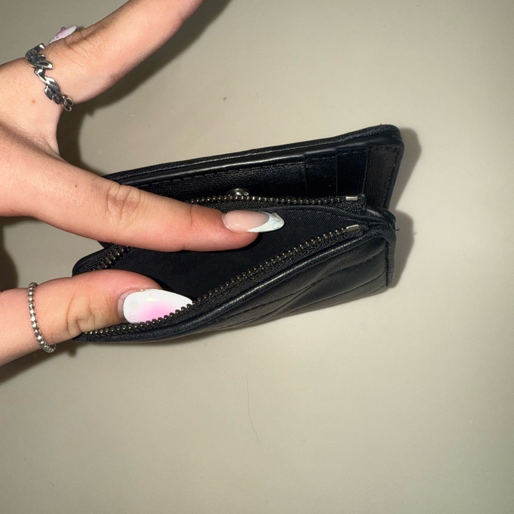 Tory Burch Black Quilted Wallet - Picture 4 of 5